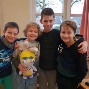 Een knuffel van Bram, Cas, Luuk en Bink