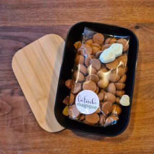 Sinterklaascadeau met lunchbox en Zuster Evie speculaas - La Touche Magique